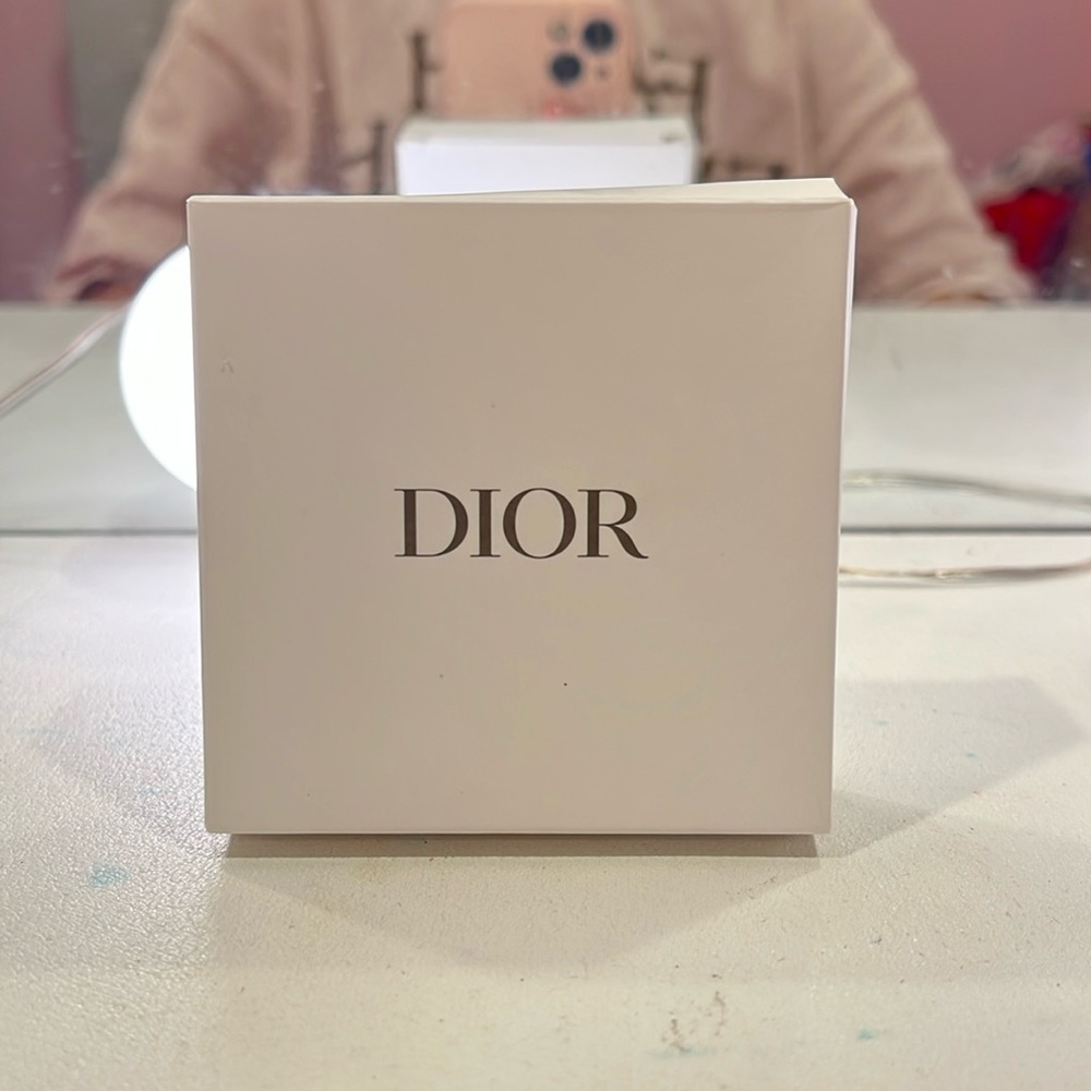 NEW WHITH BOX PINK DIOR MIRROR!